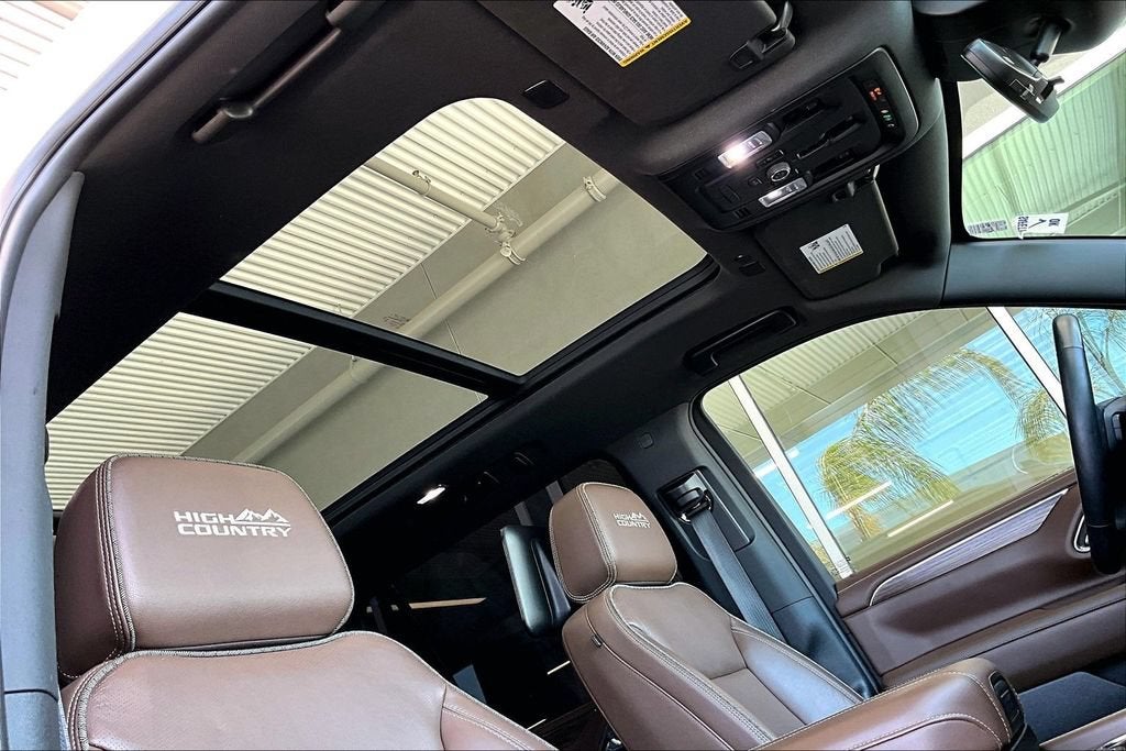 2023 Chevrolet Suburban High Country