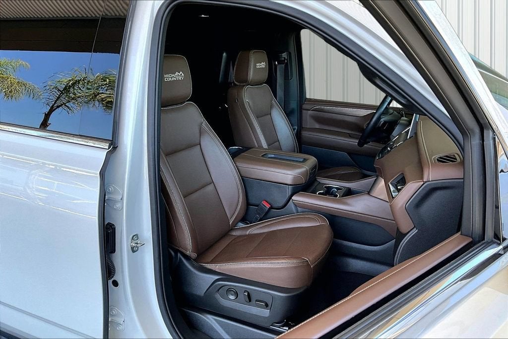 2023 Chevrolet Suburban High Country