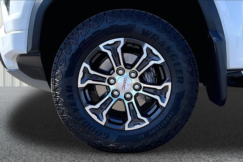 2025 GMC Canyon AT4 - Photo 30