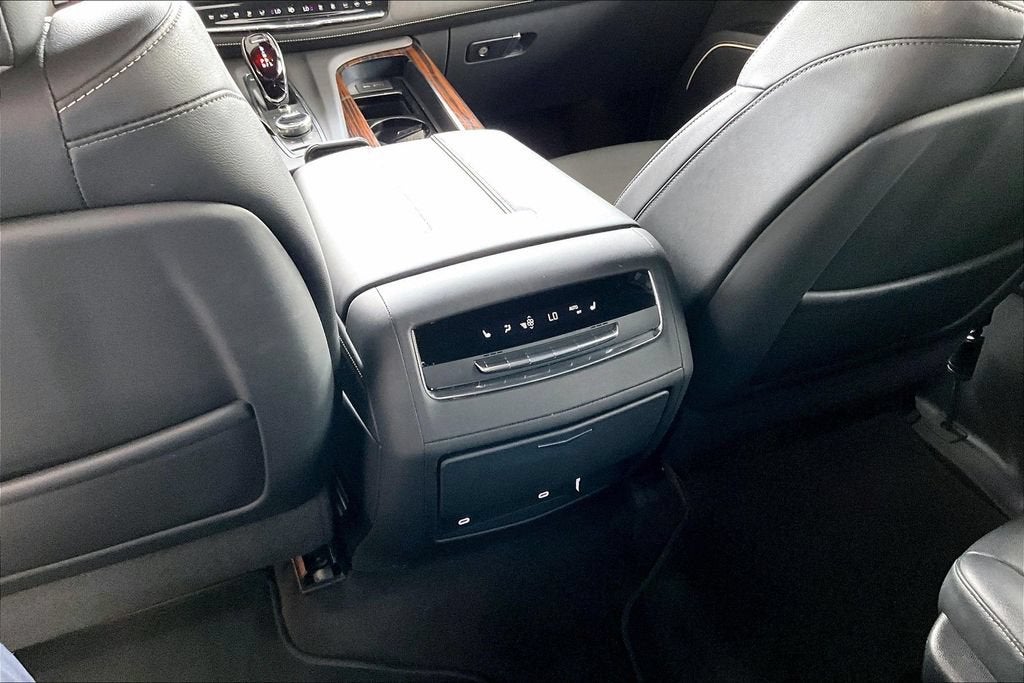 2022 Cadillac Escalade Luxury