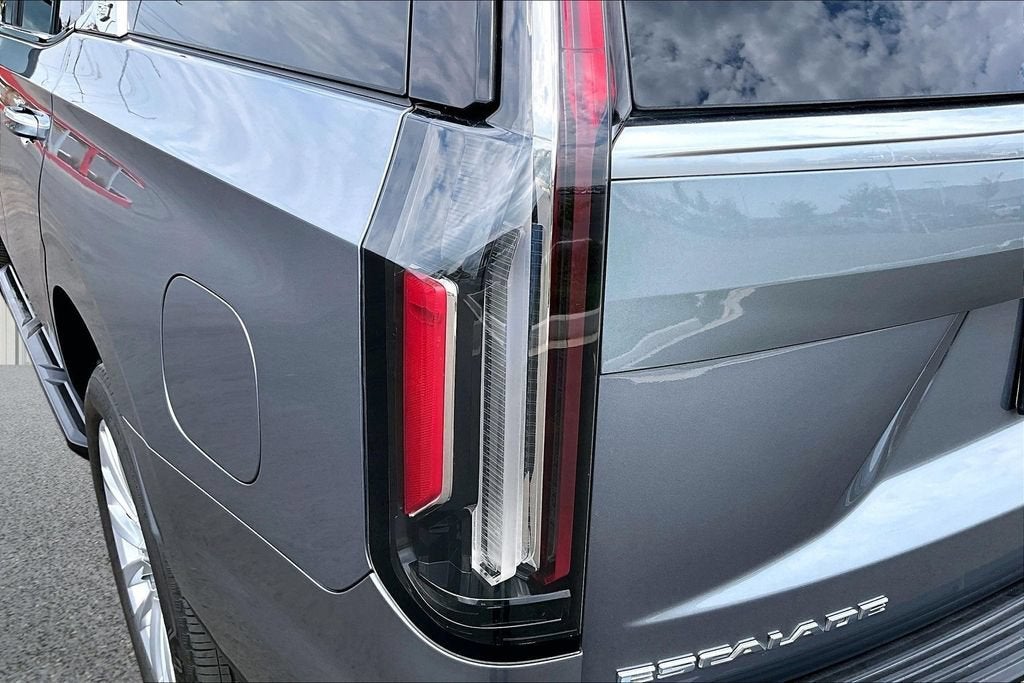 2022 Cadillac Escalade Luxury