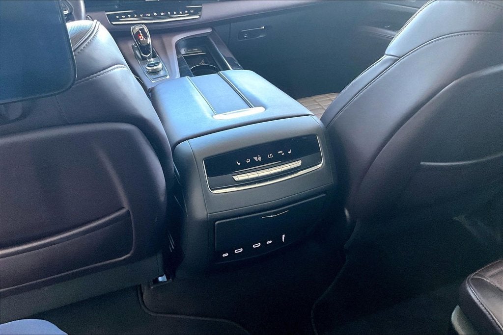 2023 Cadillac Escalade 4WD Sport Platinum