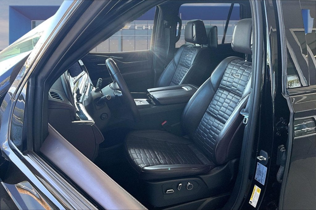 2023 Cadillac Escalade 4WD Sport Platinum