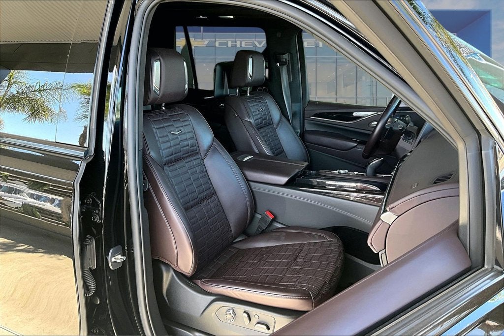 2023 Cadillac Escalade 4WD Sport Platinum