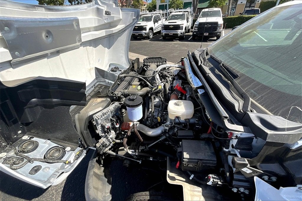 2023 Chevrolet Silverado 5500 HD Work Truck