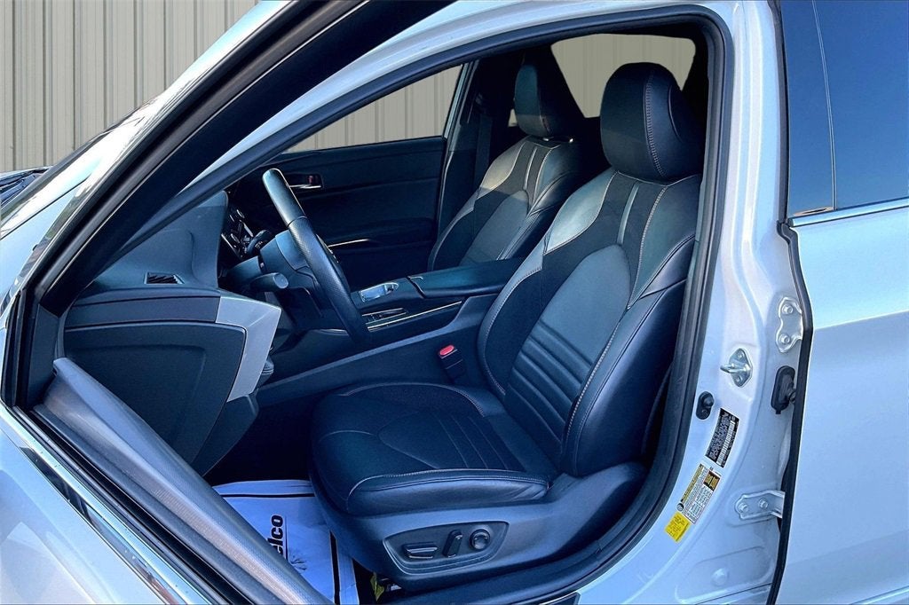 2021 Toyota Avalon Hybrid XSE