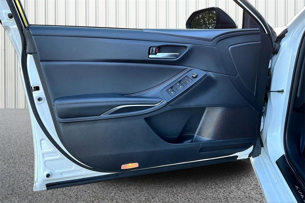 2021 Toyota Avalon Hybrid XSE