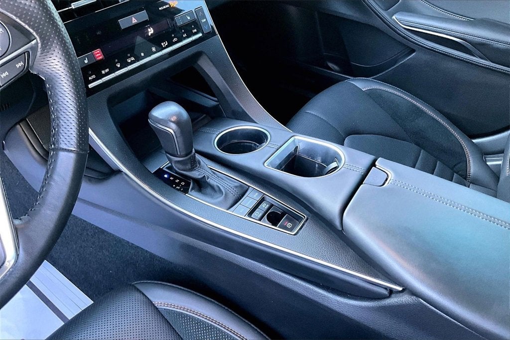 2021 Toyota Avalon Hybrid XSE