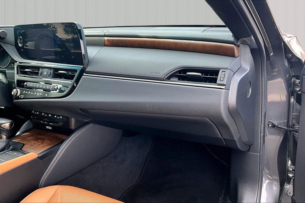 2022 Lexus ES ES 300h Luxury