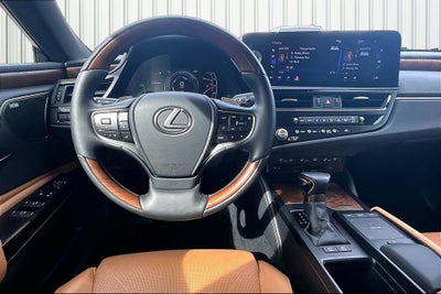 2022 Lexus ES ES 300h Luxury