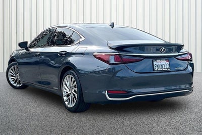 2022 Lexus ES ES 300h Luxury