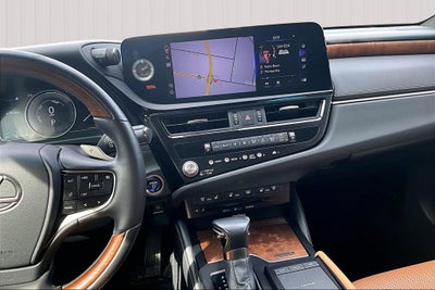 2022 Lexus ES ES 300h Luxury