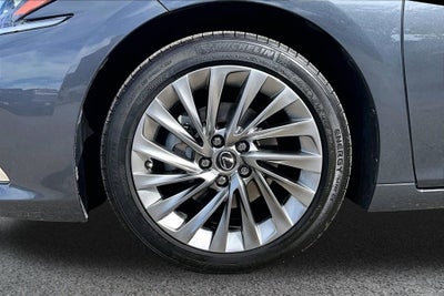 2022 Lexus ES ES 300h Luxury