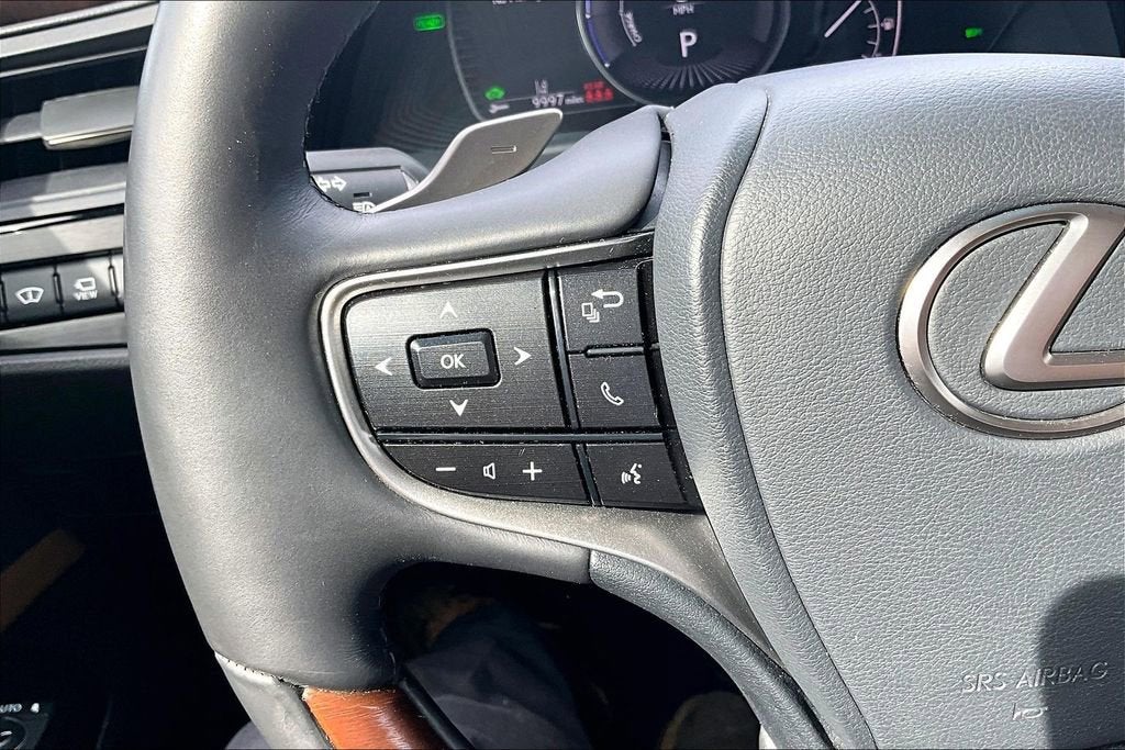 2022 Lexus ES ES 300h Luxury