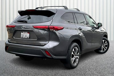 2022 Toyota Highlander Hybrid XLE