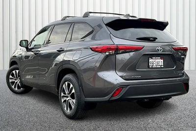 2022 Toyota Highlander Hybrid XLE