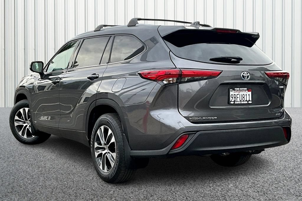 2022 Toyota Highlander Hybrid XLE