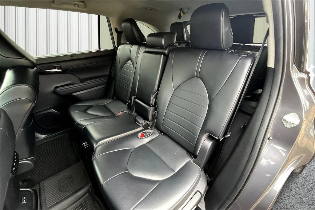 2022 Toyota Highlander Hybrid XLE
