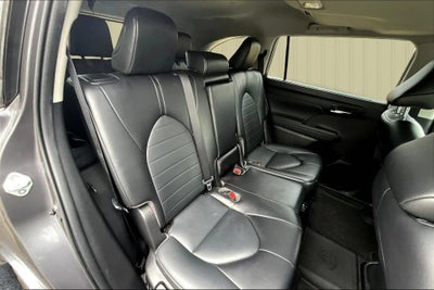 2022 Toyota Highlander Hybrid XLE