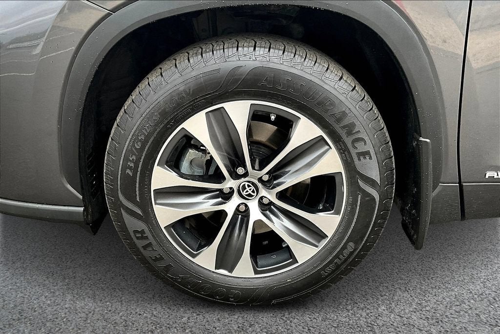2022 Toyota Highlander Hybrid XLE