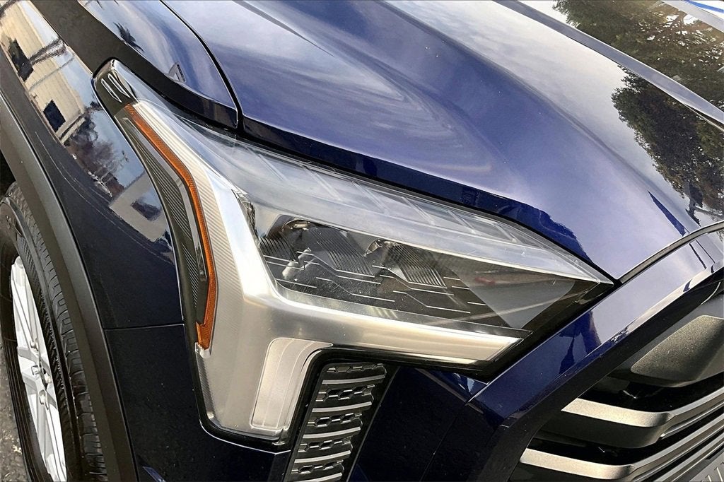 2022 Toyota Tundra 2WD SR5