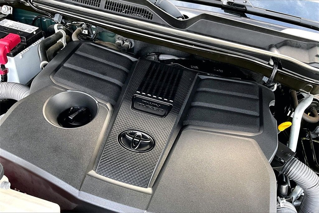 2022 Toyota Tundra 2WD SR5