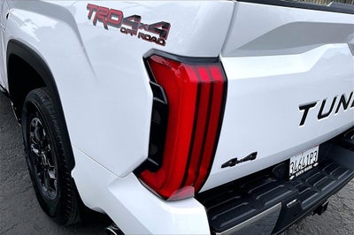 2022 Toyota Tundra 4WD SR5