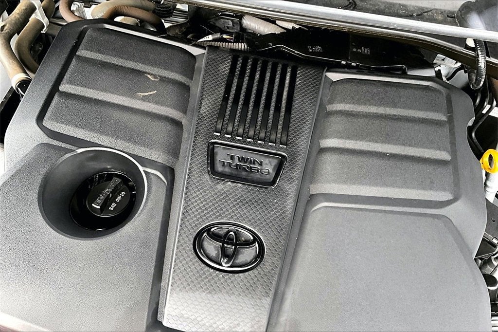 2022 Toyota Tundra 4WD SR5