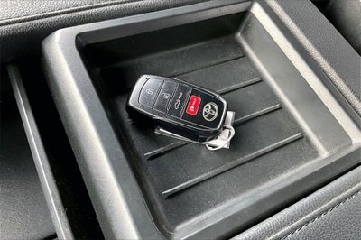 2022 Toyota Tundra 4WD SR5