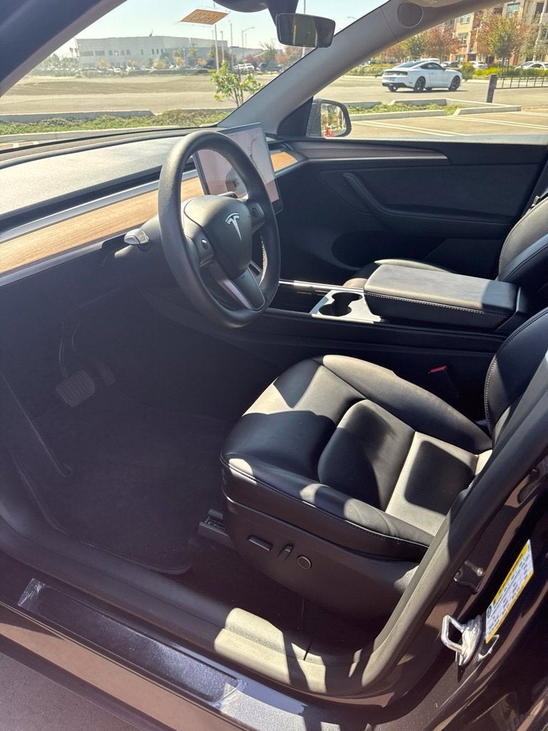 2025 Tesla Model Y Long Range